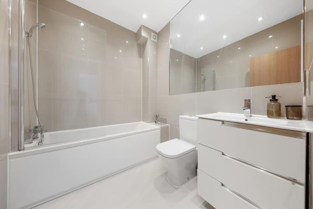 Pleasing 2Bed Flat 10Min To Wimbledon Tennis Court Londra Dış mekan fotoğraf
